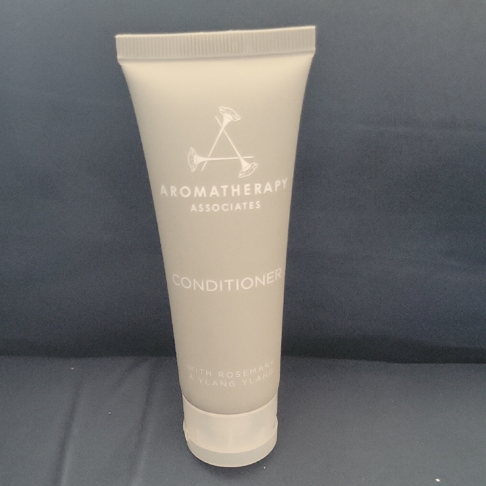 Aromatherapy Associates Gray Conditioner